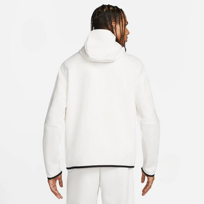 Nike Tech Fleece | White